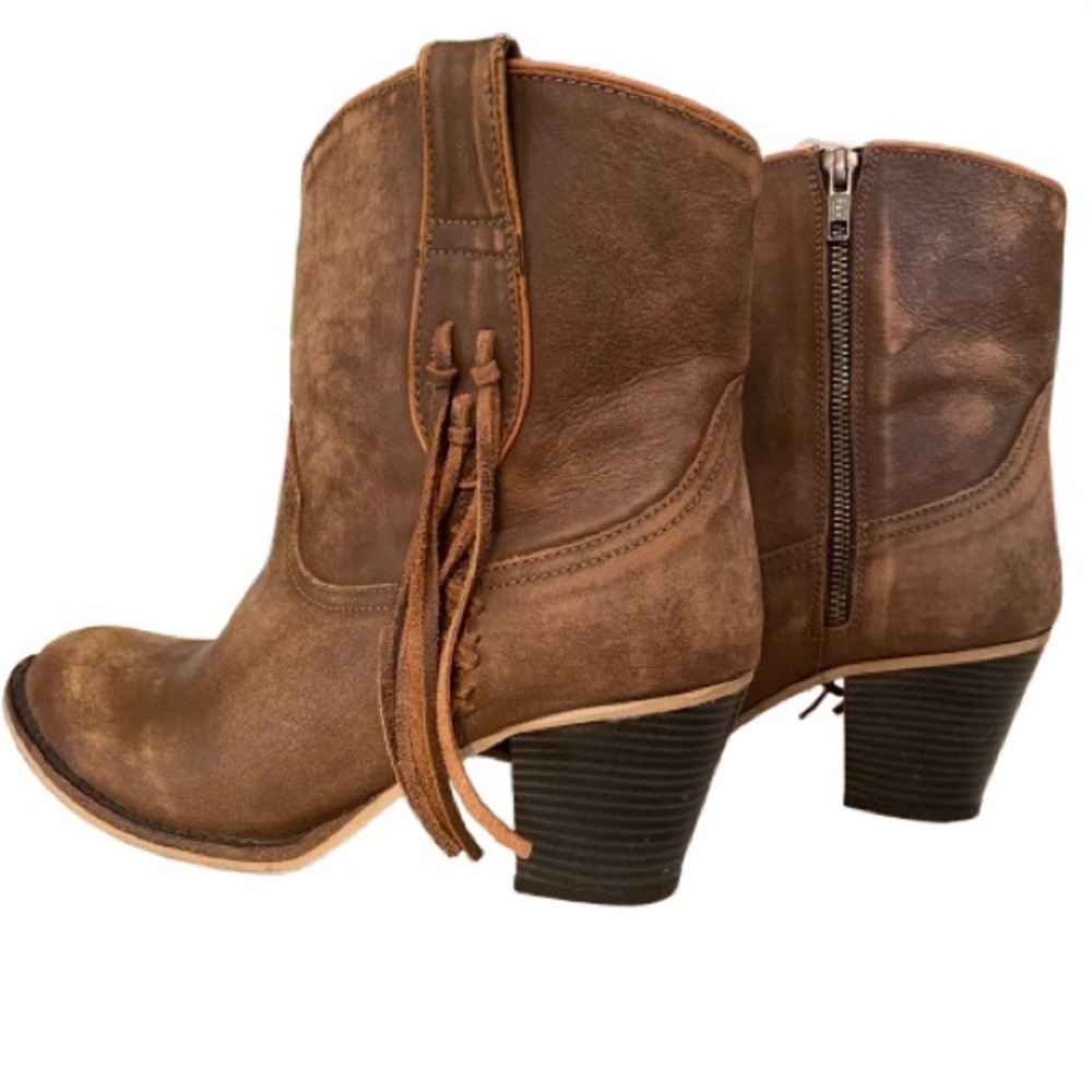 SOLD! - Dingo D1 589 Women’s Brown Leather Western Heeled Boots w/ Tassle Size 9 - Picture 3 of 7